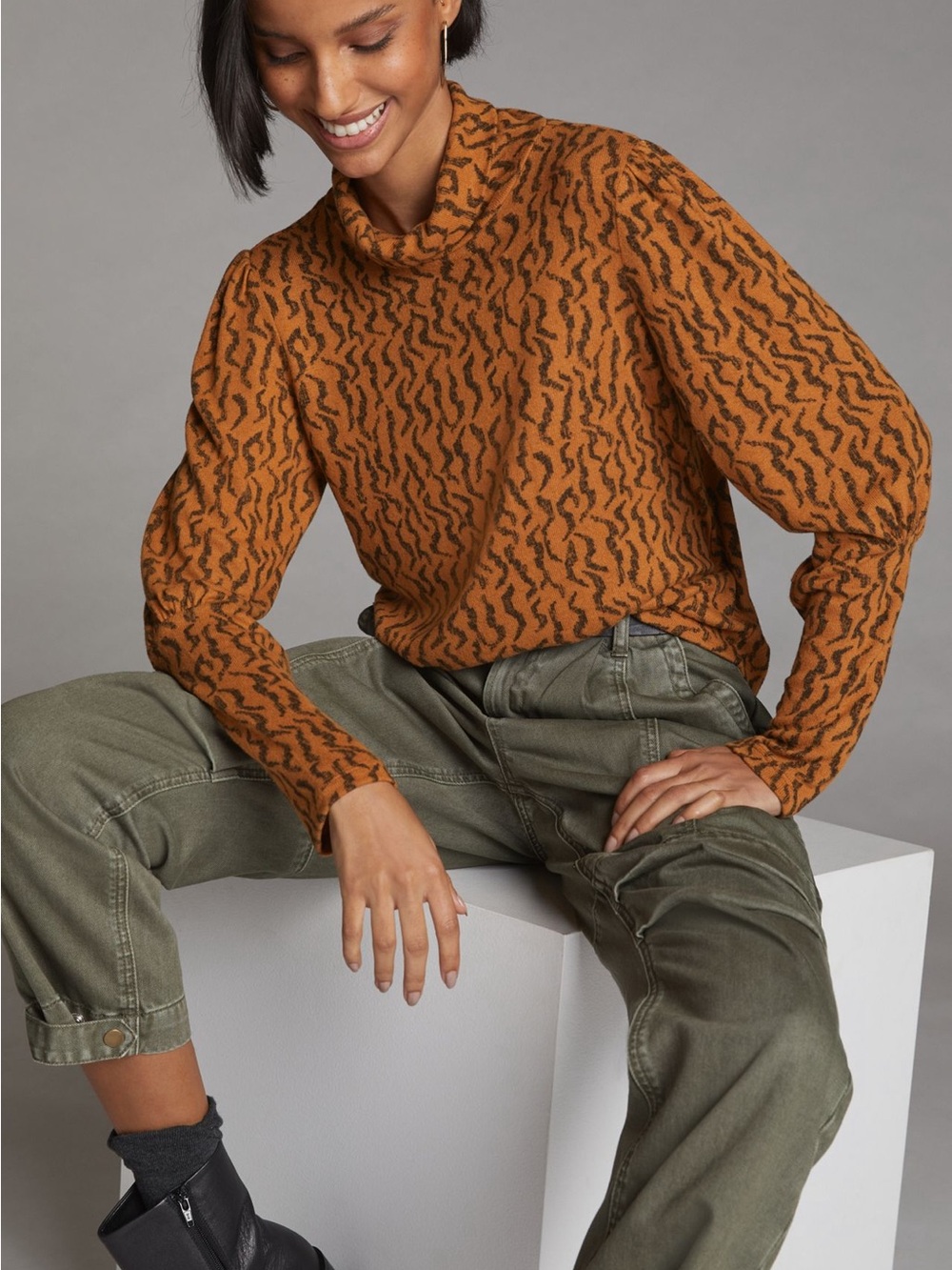 ANTHROPOLOGIE Puff-Sleeved Turtleneck Top